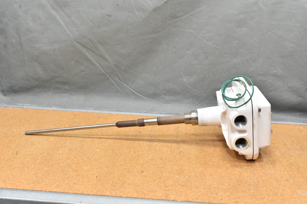 Bindicator VRF2A0G1A, Level Control Sensor, 85-265 VAC, DPDT 6 Amp @ 240 VAC, 4X