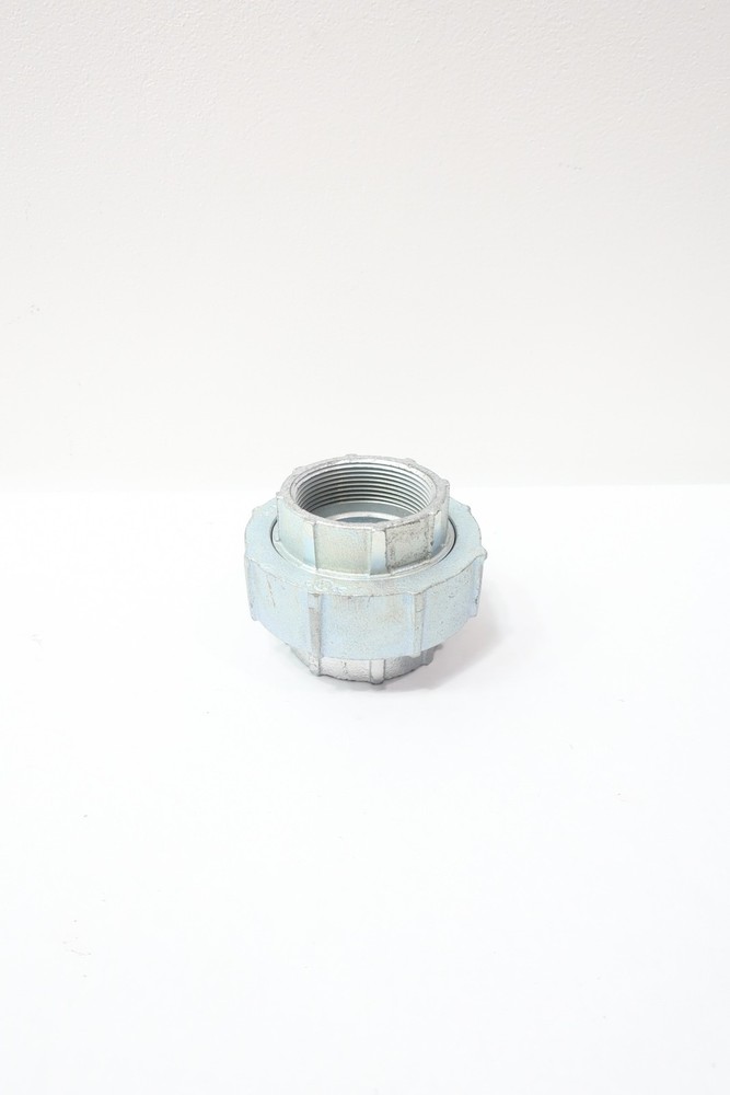 Bridgeport 1126-RT Conduit Coupling 2in Threaded