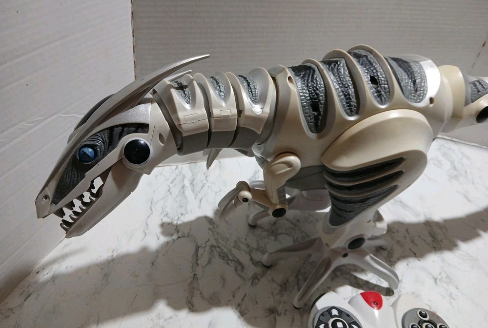 2005 WowWee Remote Control Roboraptor 30” RC Dinosaur Interactive - Remote Works