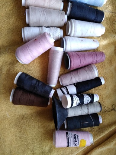 Large Assortment Coned Thread