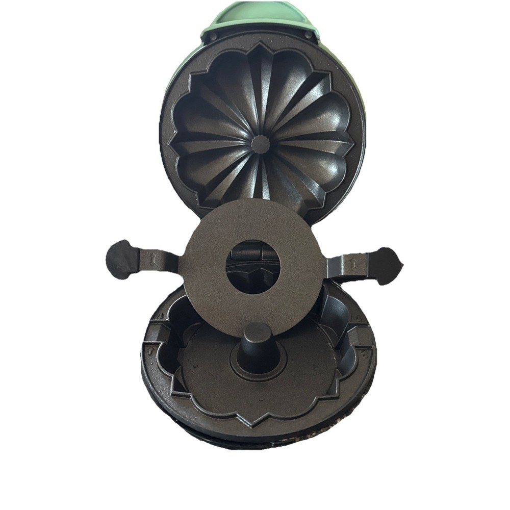 Dash Mini Bunt Maker, Light Blue Green