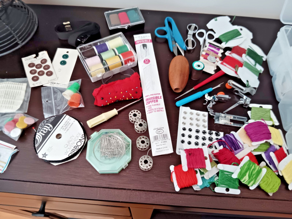 Plastic Sewing Container Filled with Assorted Vintage Sewing Notions Thread +