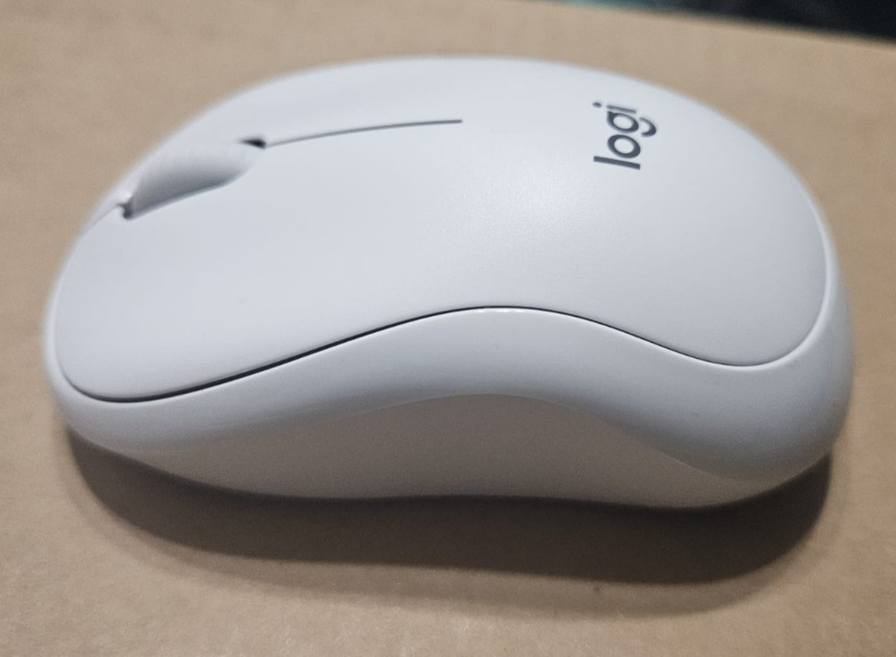 Logitech M240 Silent Bluetooth Mouse Wireless Compact Portable Graphite White