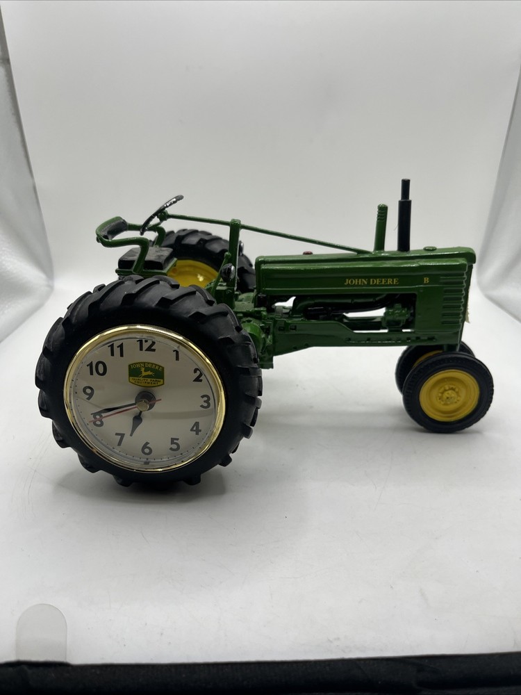 Danbury Mint John Deere 1948 Model "B" Tractor Desk Clock 8”