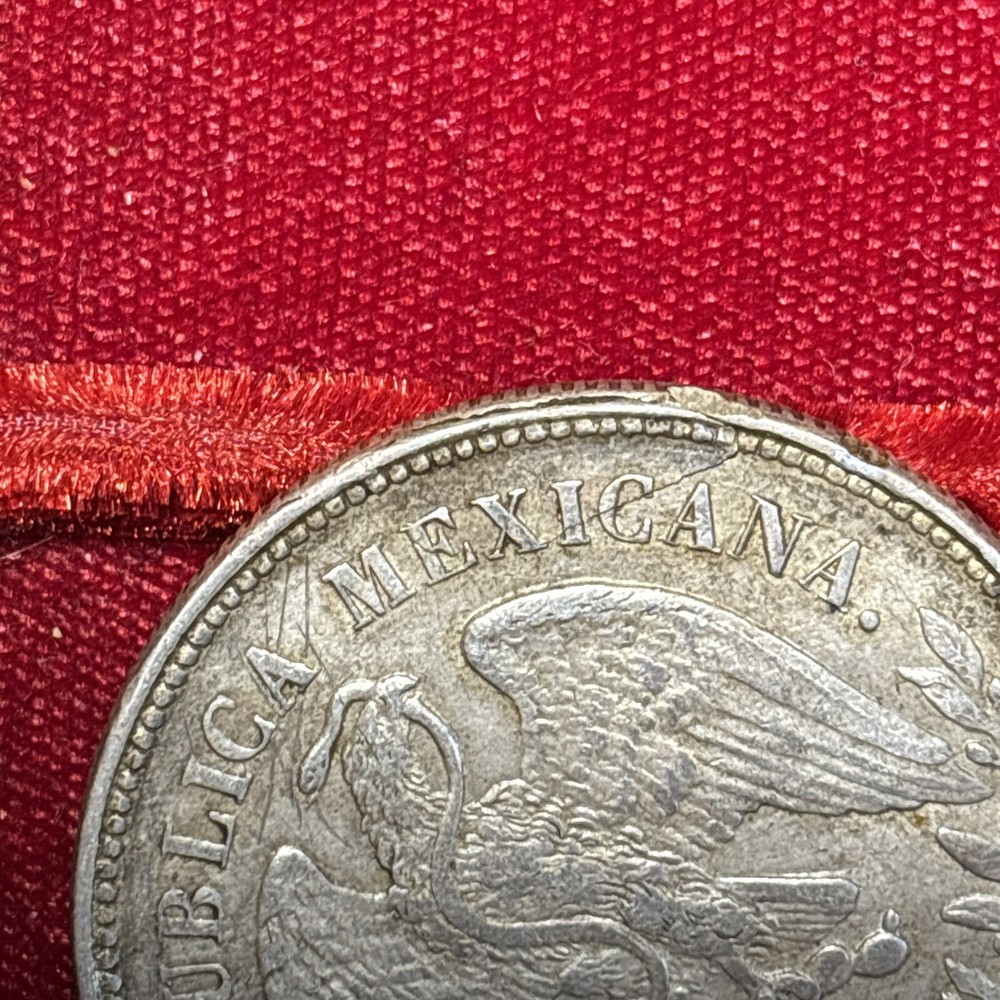 1901 Mo AM Mexico - Silver Peso Cap & Rays Error Planchette Lamination