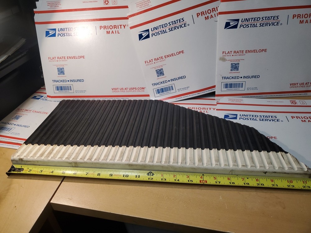 BLUE BIRD BUS STEP TREAD 01322825 NEW, G5