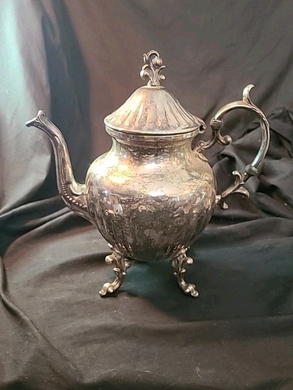 Vintage Silver Plate Silverplate Hinged Lidded Coffee/Tea Pot