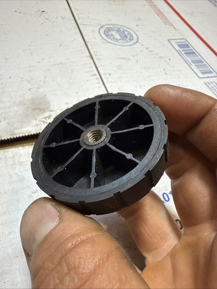 Mercruiser engine cover tripod bracket knob