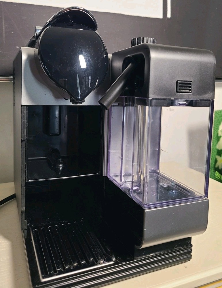 De'Longhi EN520SL Espresso Machine - Silver
