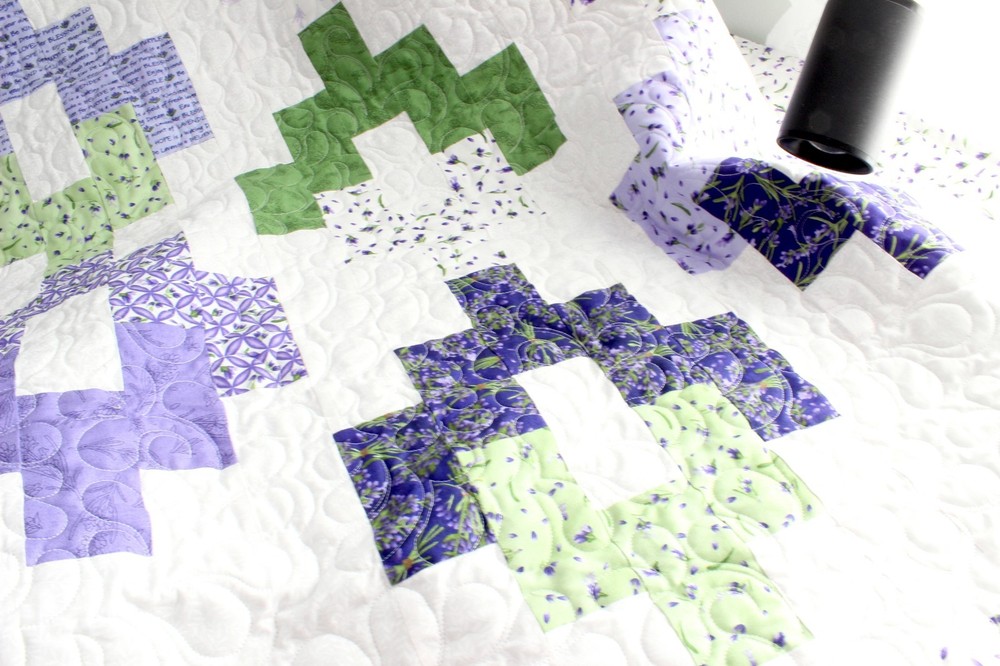 New Handmade Lap / Throw Quilt ~ Lavender Garden