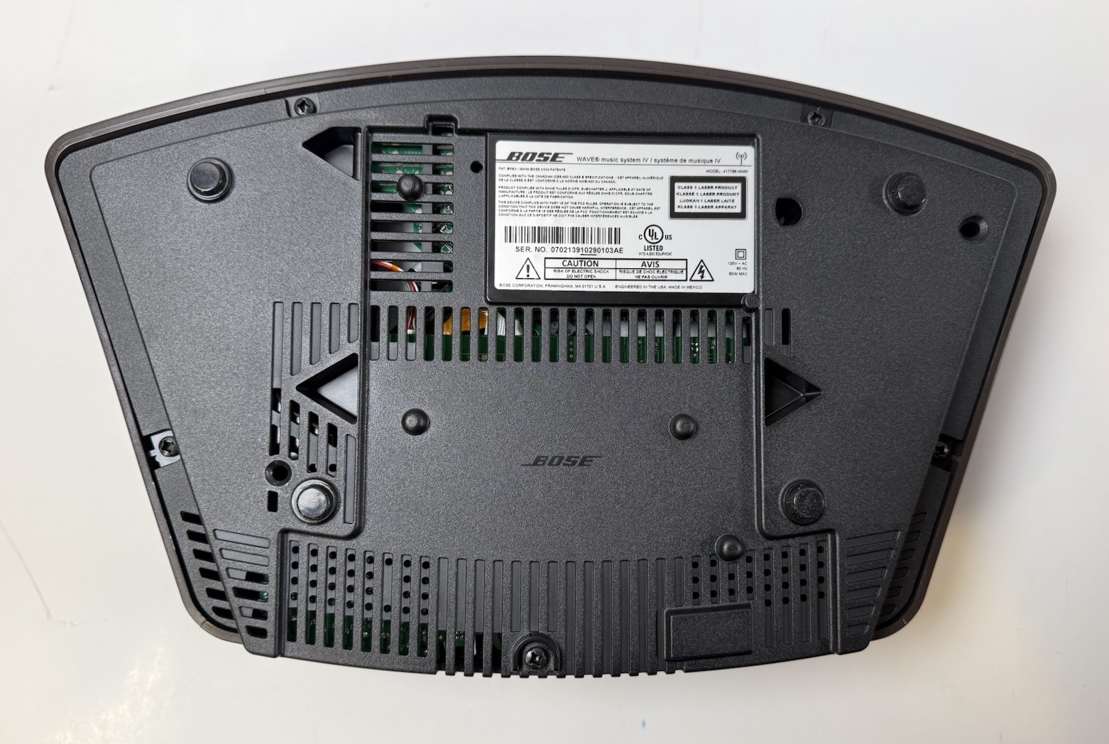 Bose Wave Music System IV CD Player/AM/FM Radio Model 417788-WMS With Remote