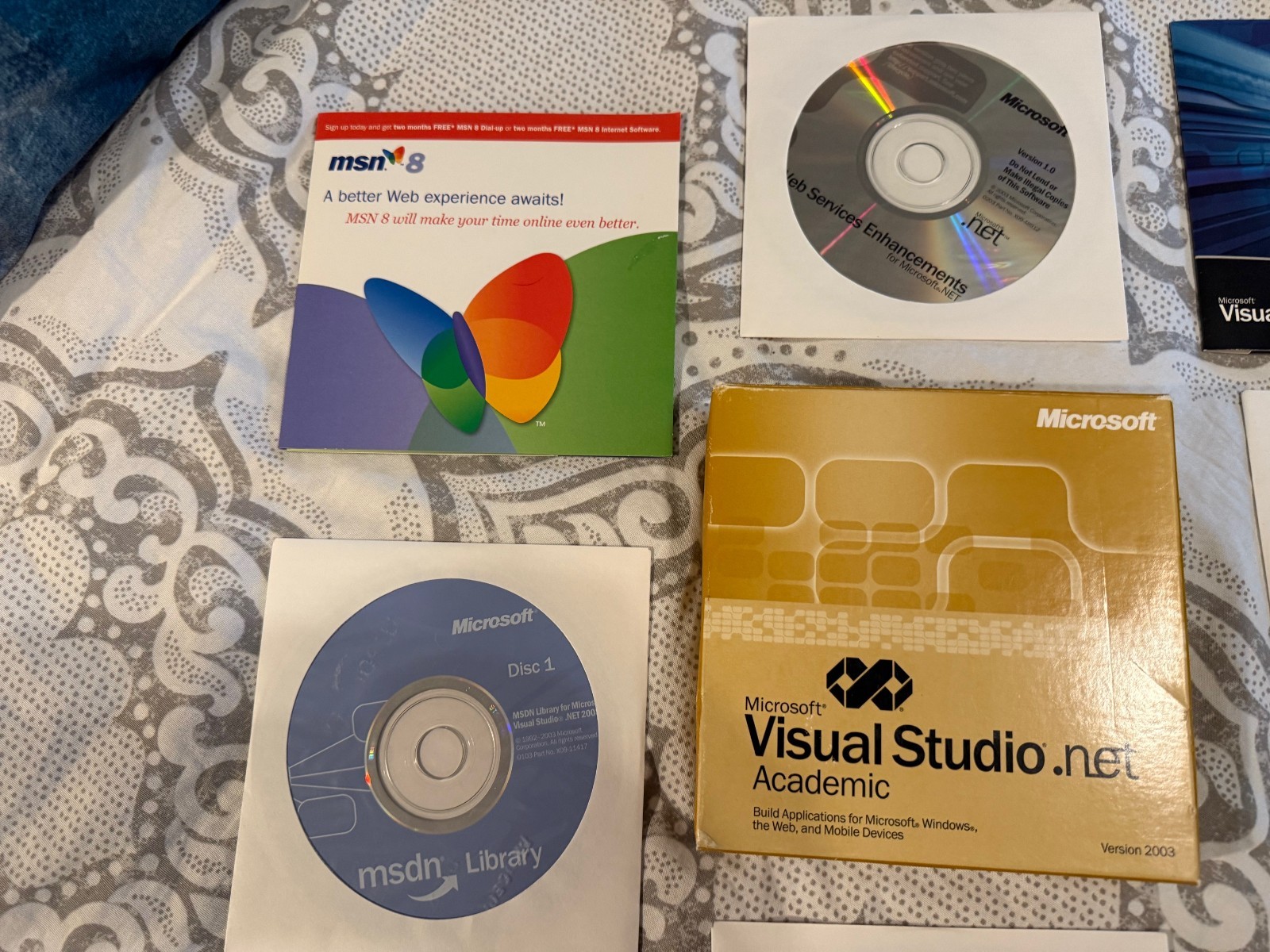 MICROSOFT VISUAL STUDIO.NET ACADEMIC, VERSION 2003 10 CD w/Product Key VG