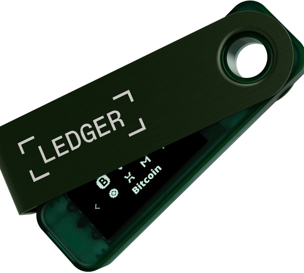 Ledger - Nano S Plus Crypto Hardware Wallet - Emerald Green