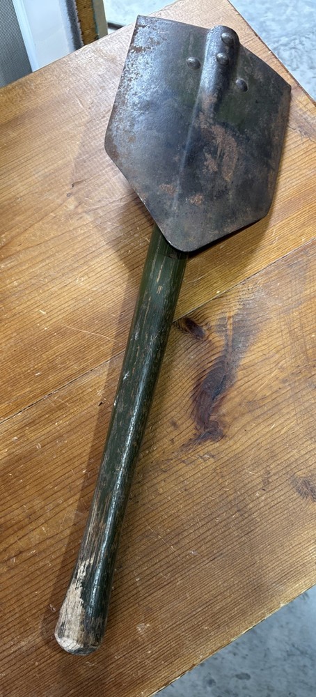 ORIGINAL WWII US ARMY M1943 COMBAT FIELD FOLDING SHOVEL-DATED 1943 WOODS