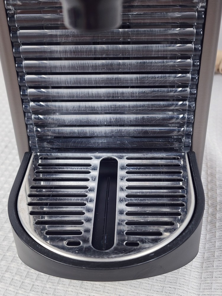 Breville Nespresso Pixie Espresso Machine - BEC420TTN Used