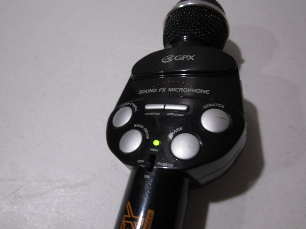 GPX C25MIC Magic Karaoke Microphone with Special Effects NICE!!!