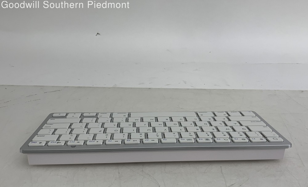 Omoton Bluetooth Wireless Keyboard - Open Box