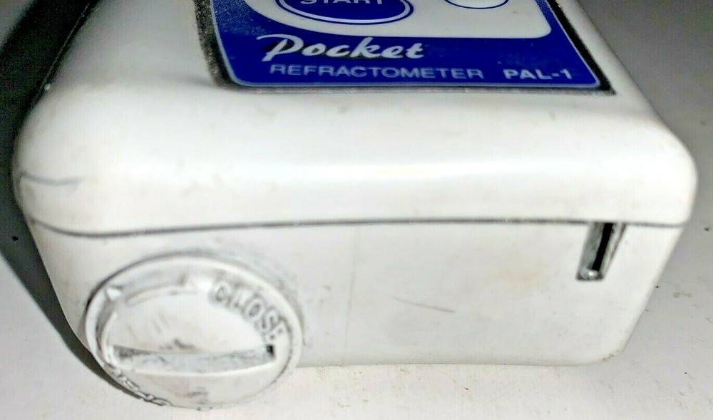 ATAGO POCKET REFRACTOMETER, PAL-1, 0-53% BRIX RANGE, 3 VOLT