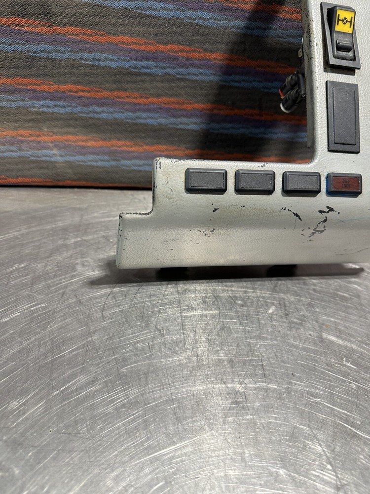 Freightliner FL70 SWITCH PANEL Dash Panel - Used | P/N 6806893453