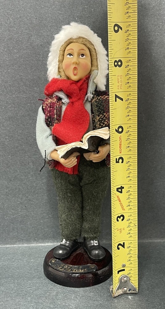 Angelo Second Tenor Caroler Figurine