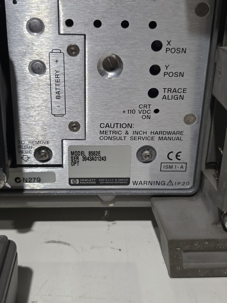 HP 8562E Spectrum Analyzer.