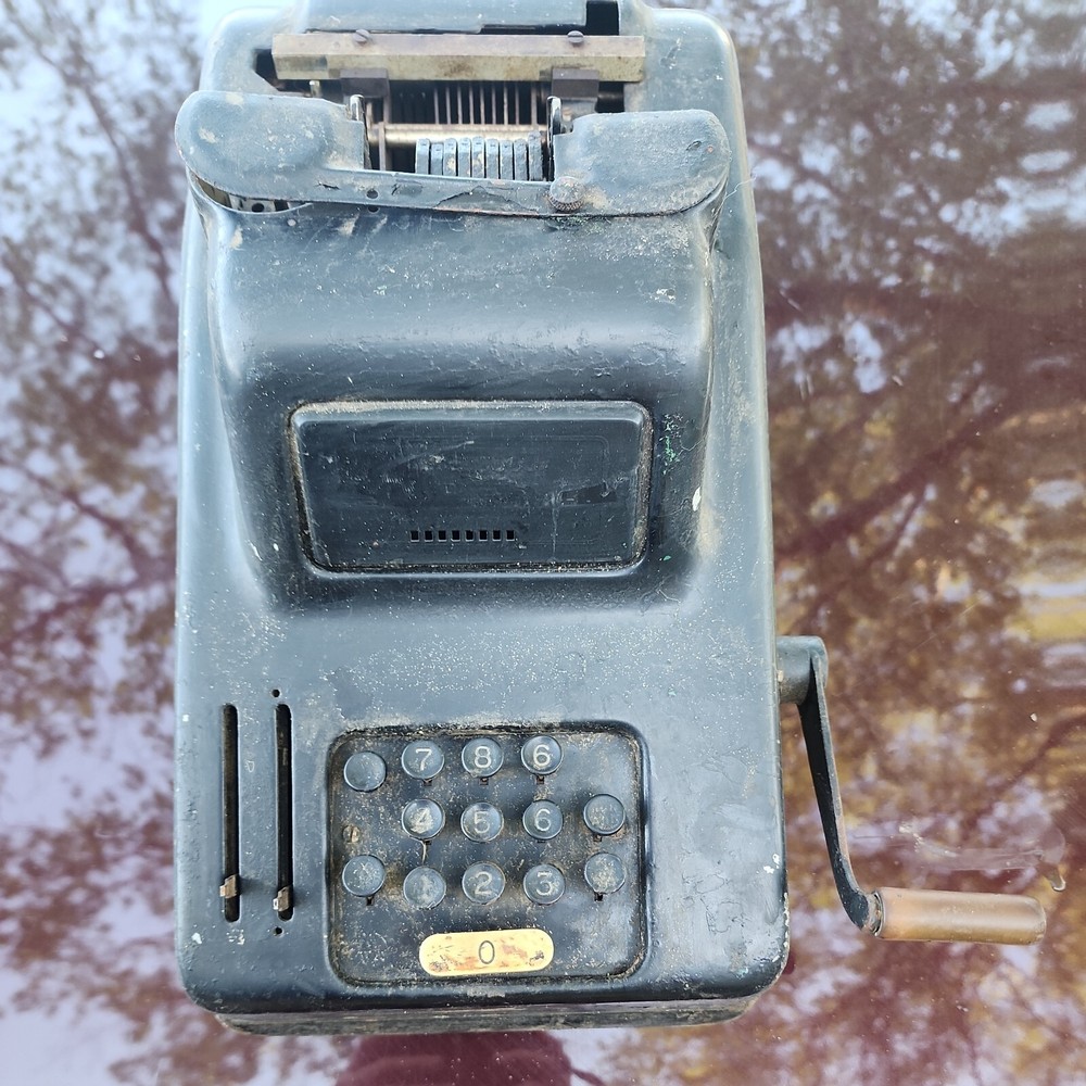Underwood Adding Machine Collectible Cash Register *DOES NOT WORK*