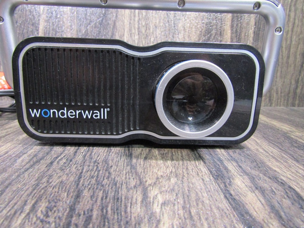 Discovery Merch Source Wonderwall Projector-DX Small Blackpro Model # 1637401