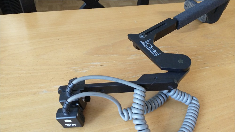 STROBOFRAME PRO-T Rotating Flash Bracket #310-810 + Nikon AF SC-17 ext sync cord