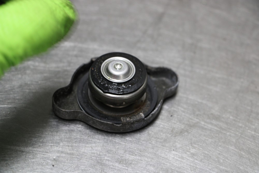 13-17 Kawasaki Ninja 300 Engine Radiator Cap