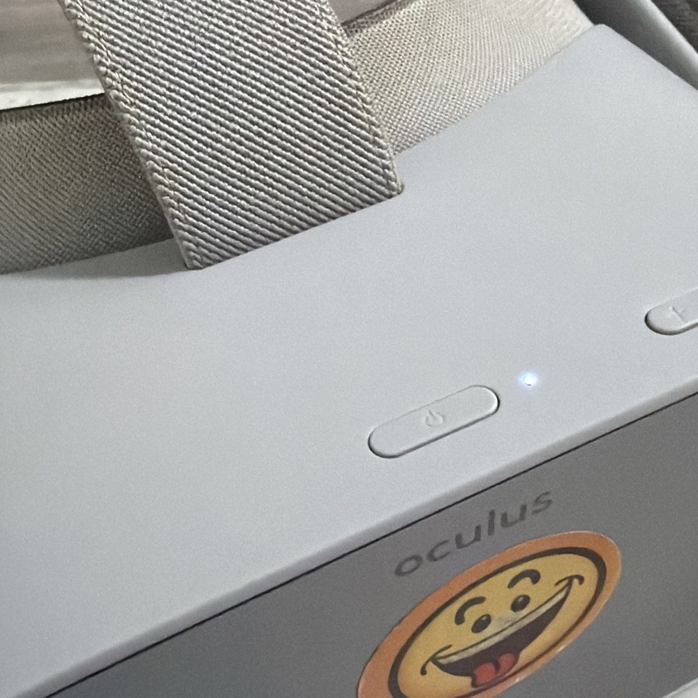 Oculus Go 64GB Standalone Virtual Reality Headset - Gray (MH-A32) - Used