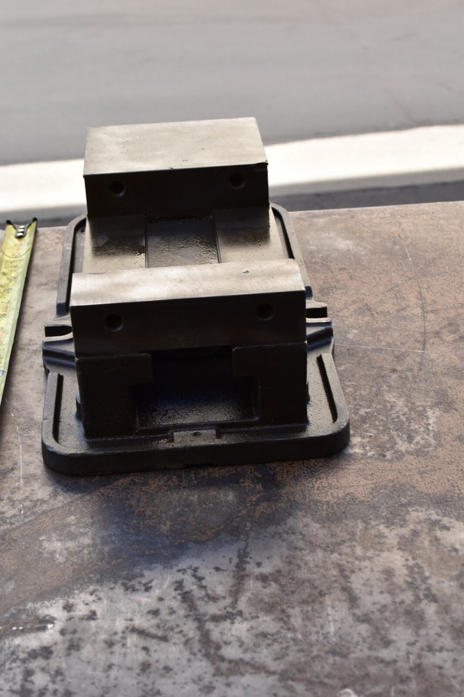 Kurt machine vise D675