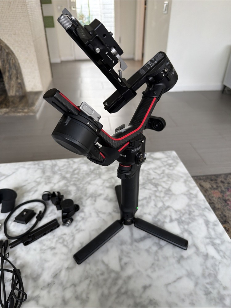 DJI RS 2 Gimbal Stabilizer Pro Combo