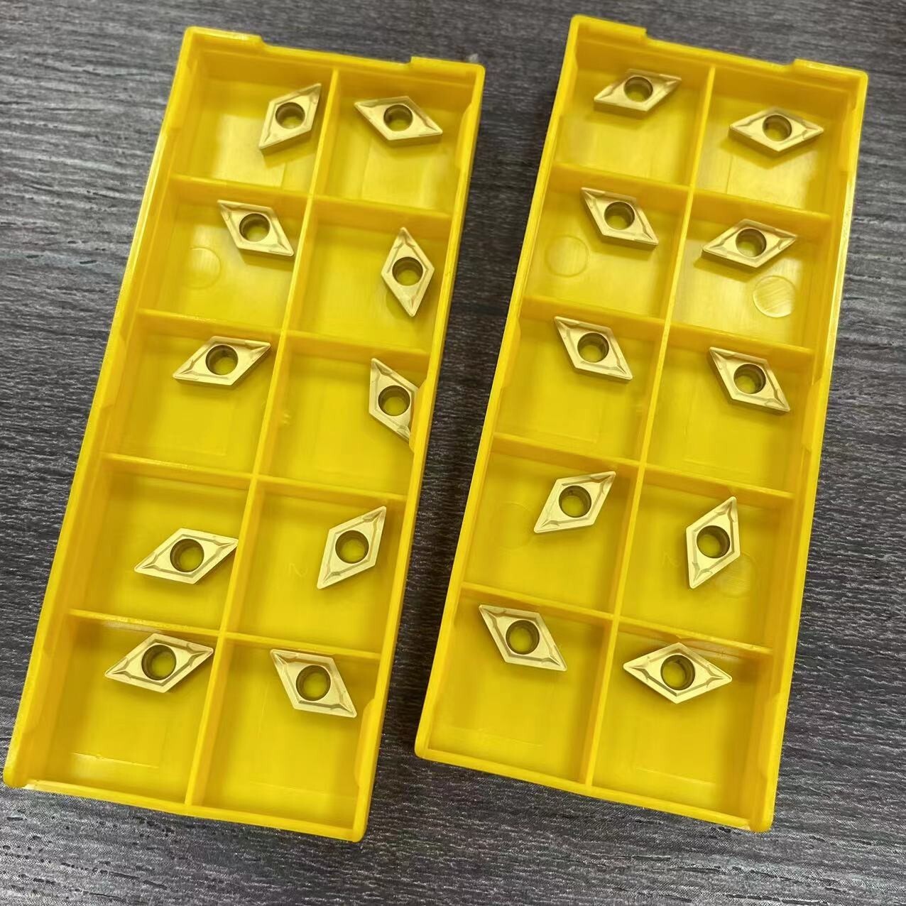 50pcs DCMT070204 735 DCMT21.51 Carbide Insert For Lathe Cutter Tool for steel