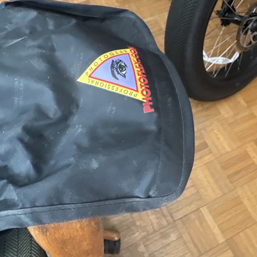 Photoflex Medium SilverDome nxt SoftBox for Flash or Hotlights