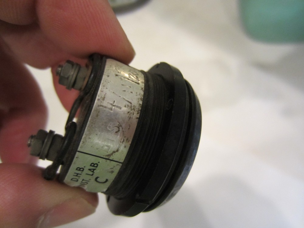 VOLTMETER W15, P/N 2725471 D H B