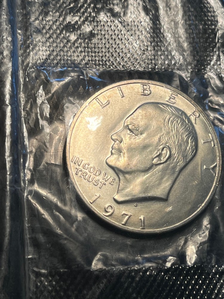 1971 S $1 Ike Eisenhower Dollar 40% Silver Nice Gem BU Cello Pack- #2e