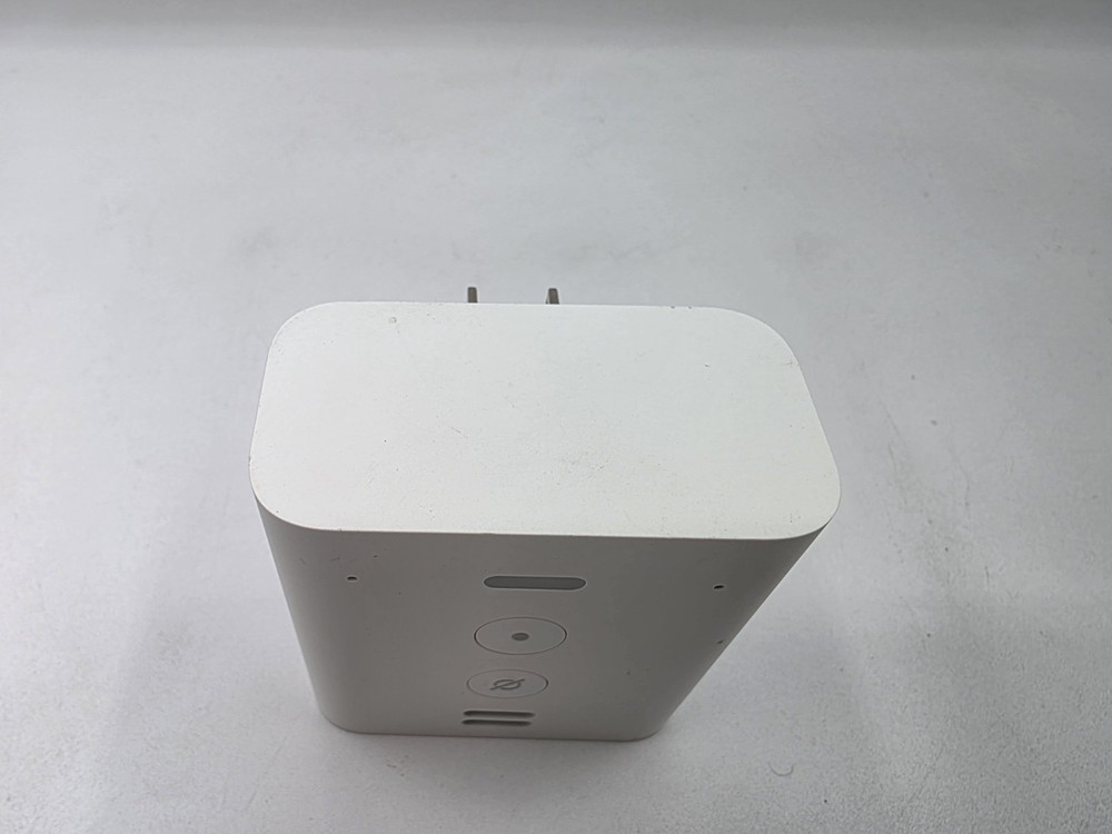 White Amazon Echo Flex Plug In C77A68 Alexa Voice Control Speaker