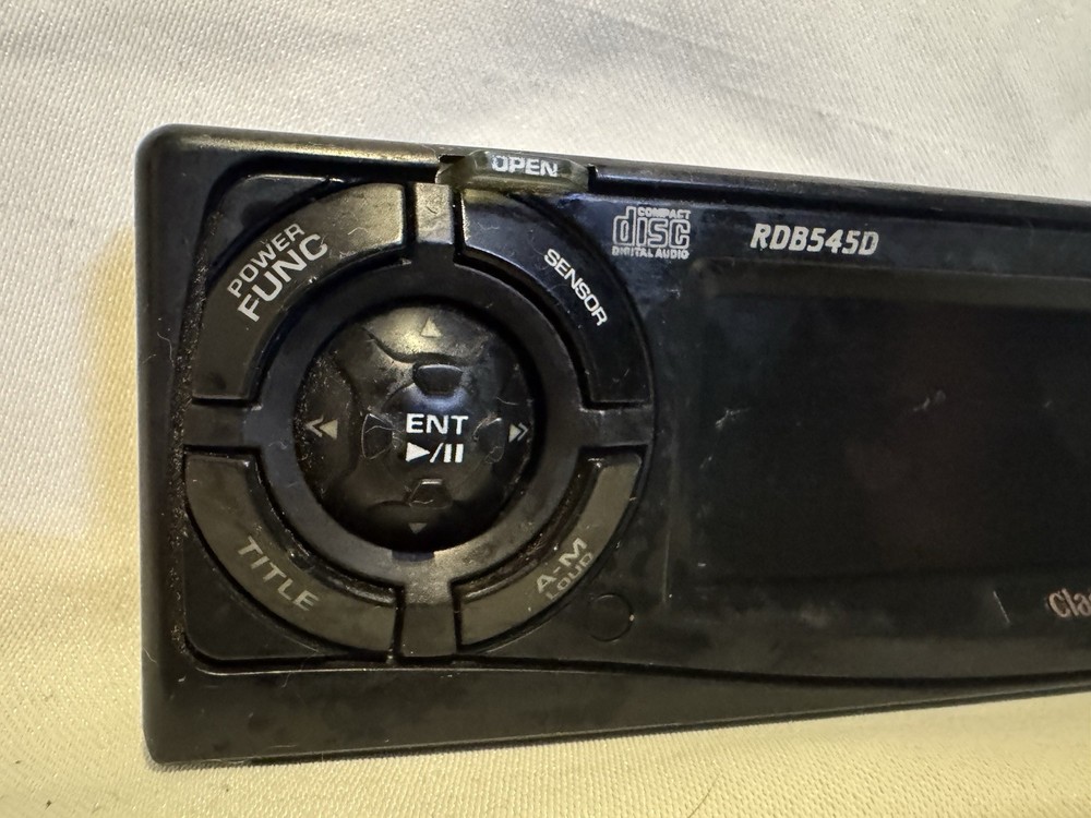 CLARION RDB545D FACE PLATE DETACHABLE