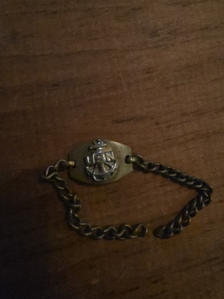 H221. WWII US NAVY BRACELET