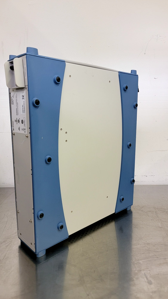 Keysight M9502 AXIe Chassis With (2) Modules: (1) M9536A Controller, (1) U4154A