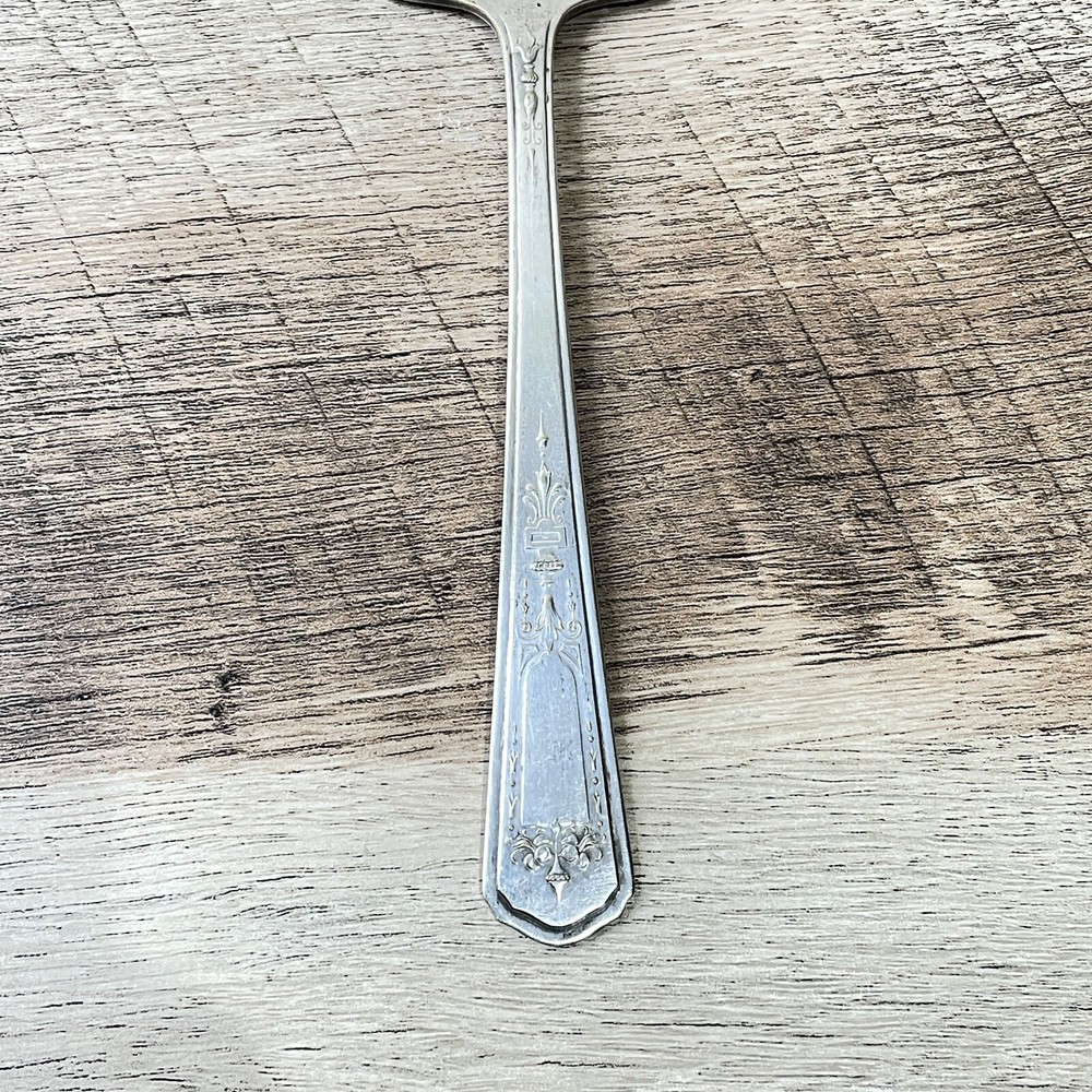 National Silver Co. NTS30 Pattern Wreath Silverplate Pie / Cake Server