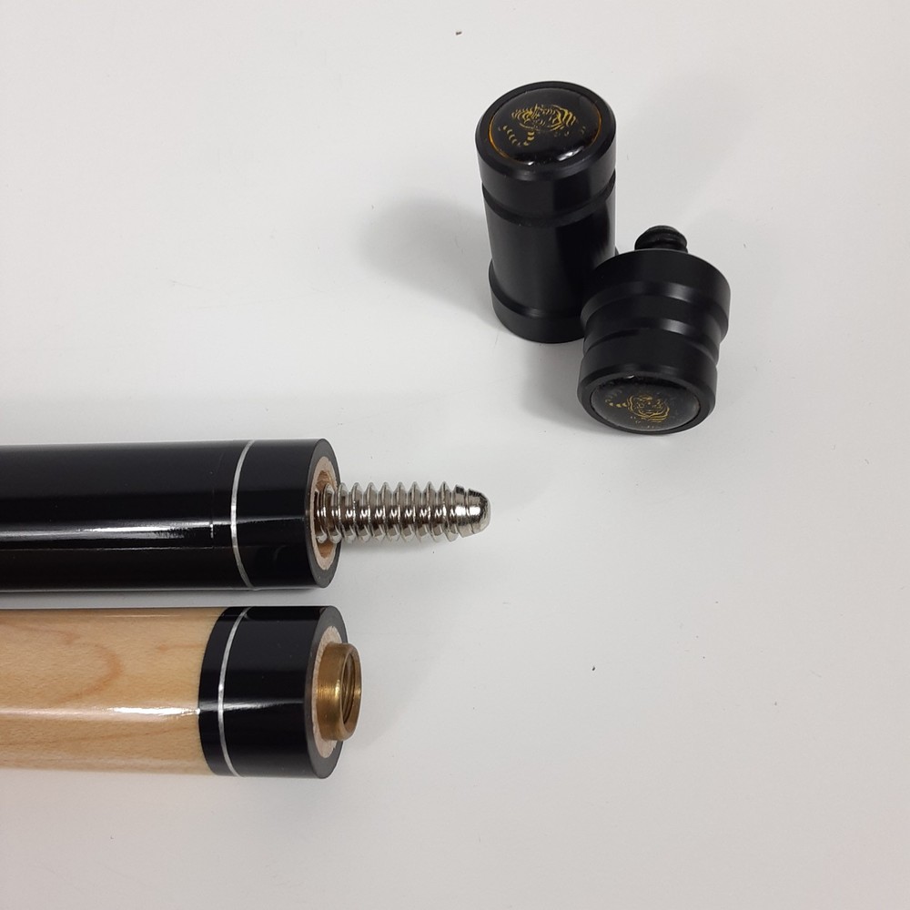 Tai ba Pool Cue Stick with Case 19.5 oz Joint Protector EUC