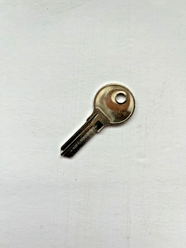 Key Blank for Wayne Dalton Keyed Lock Handle - Part # 349029