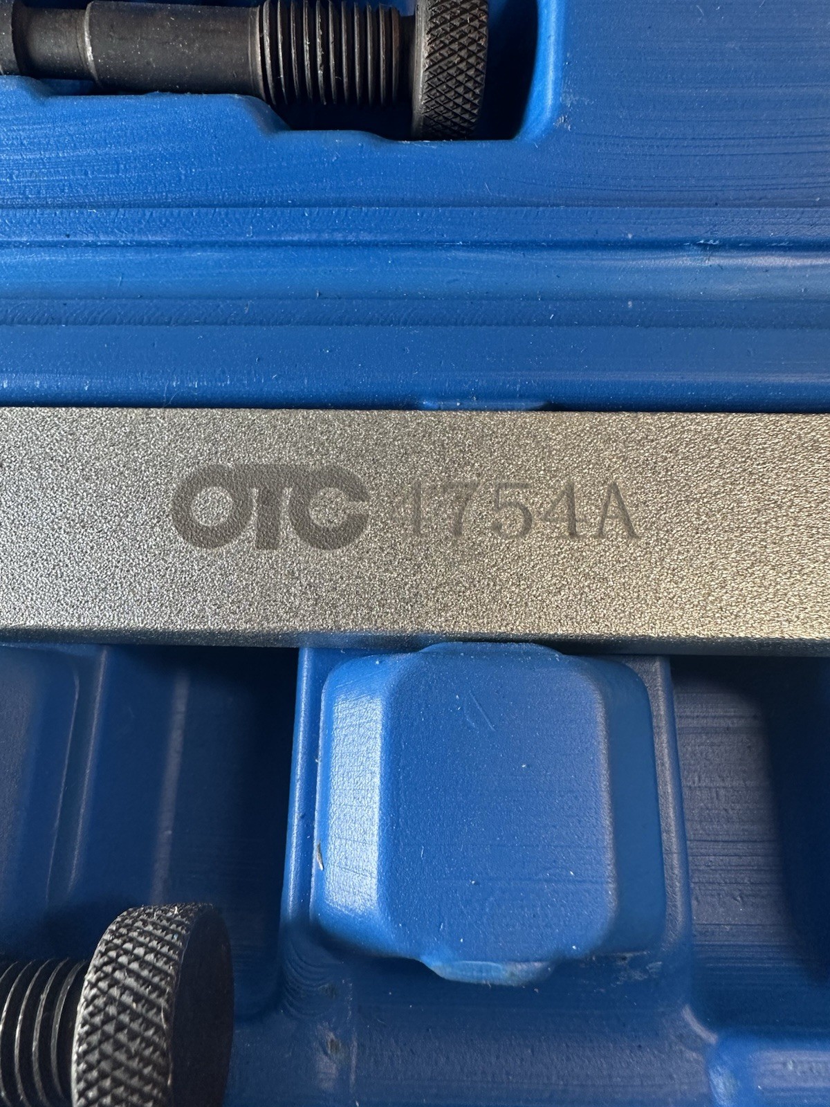 OTC Stinger Universal Pulley Holder Model 4754A