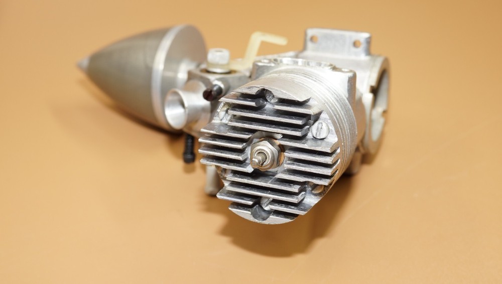 Novoexport Raduga 7M Soviet Era Model Stunt RC Airplane Engine w/ Box NOS