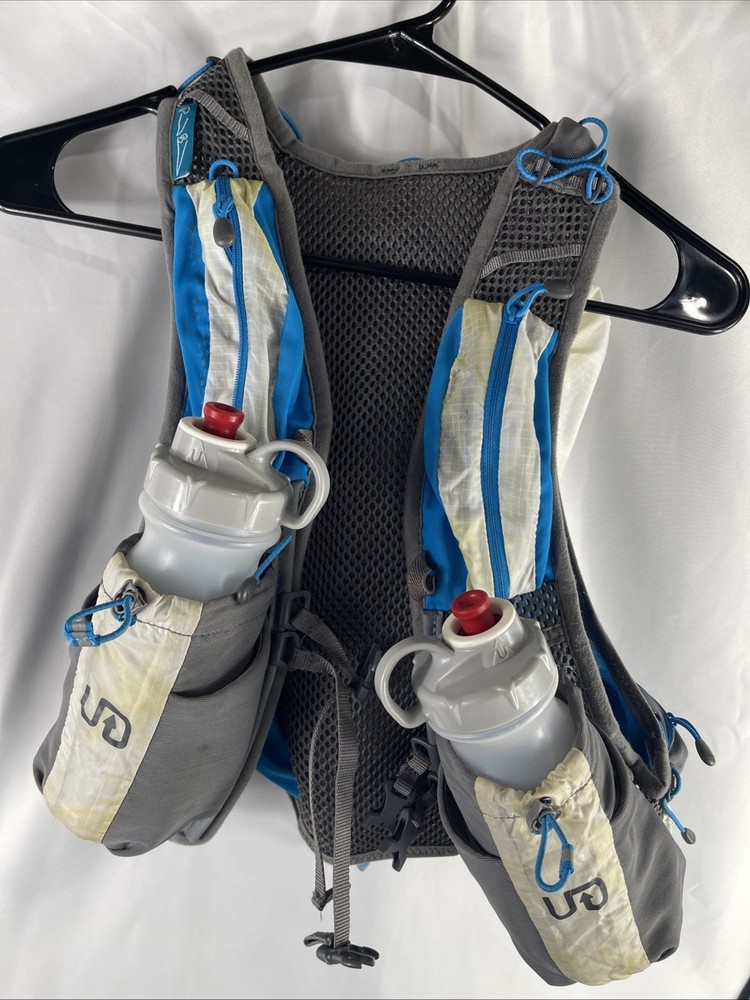 Ultimate Direction Women's Hydration Vest Medium, Blue