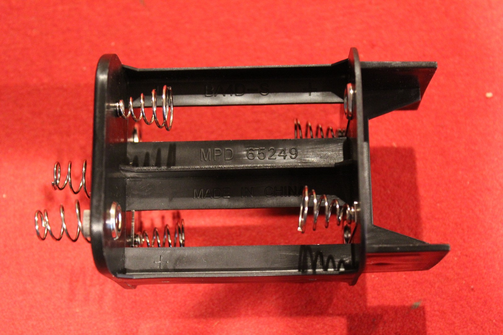 SURPLUS 6 VOLT LANTERN BATTERY ADAPTER 4 D CELL DEER FEEDER LIGHT FISH MILITARY