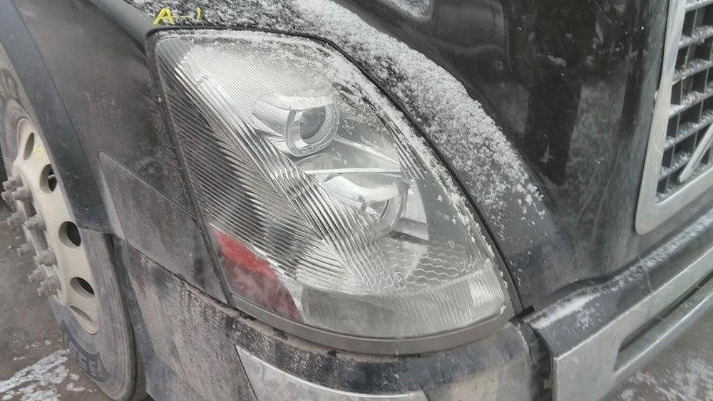 For 2011 VOLVO VNL HEADLIGHT Right ,  OH