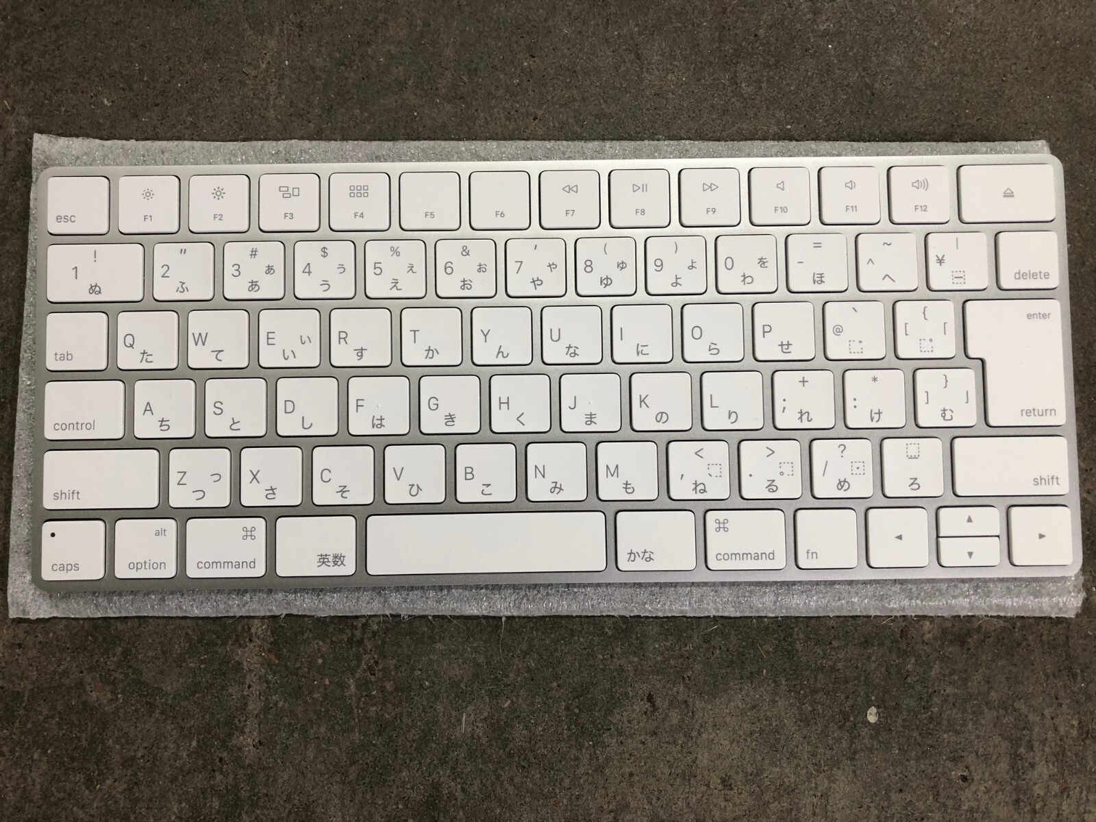 Un-used APPLE *JAPANESE* Magic Wireless Bluetooth Keyboard MLA22J/A A1644 Mac