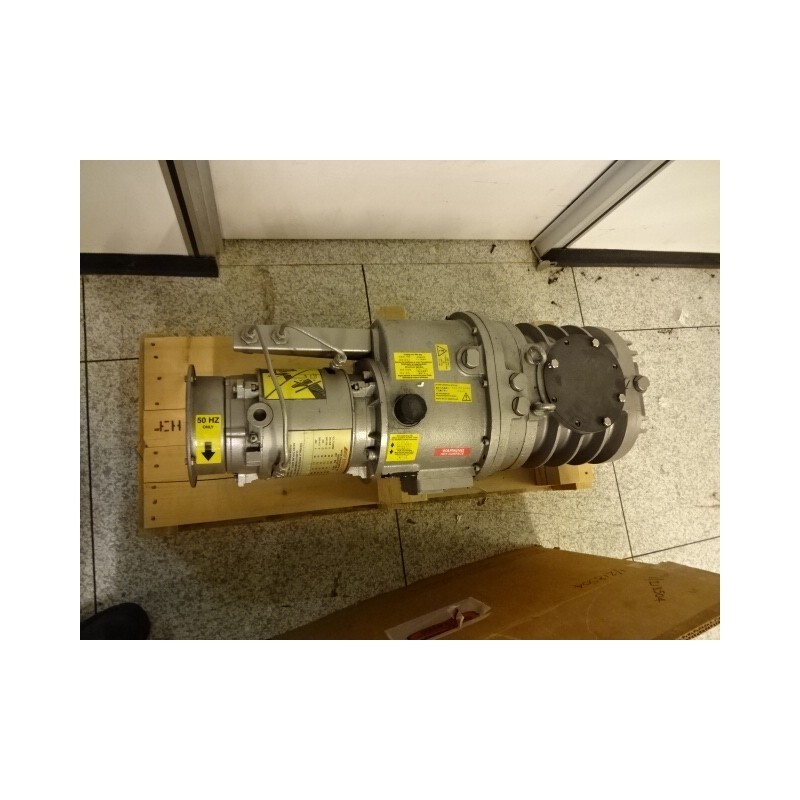 ROOTS VACUUM PUMP